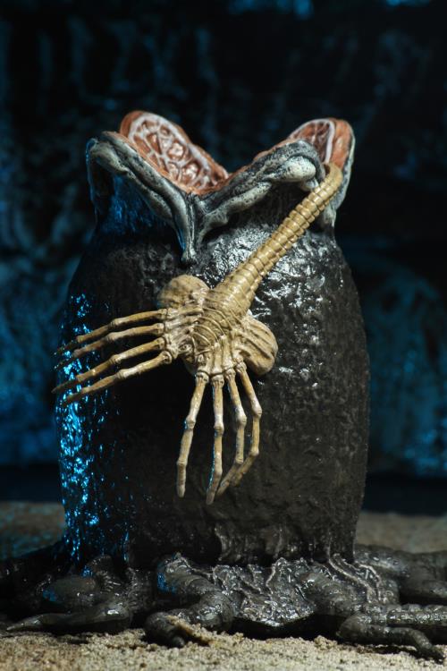 Neca - Alien - Ultimate 40th Anniversary Big Chap - Action & Toy Figures -  Neca