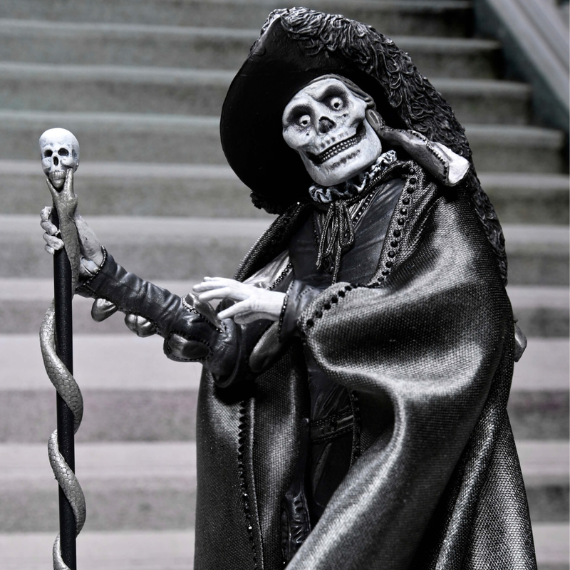 The Phantom of the Opera - Ultimate "Masque of the Red Death" (Black & White) - Collectables > Action Figures > toys -  Neca