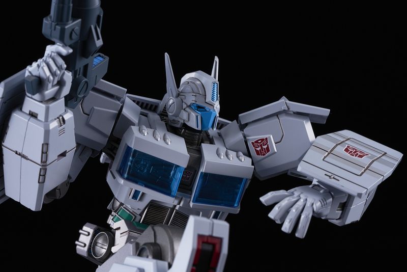 Flame Toys Furai Ultra Magnus (IDW Ver.) - Transformers - Model Kits -  Bandai