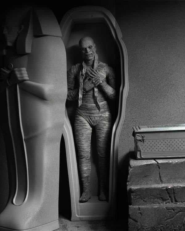 Universal Monsters Ultimate Mummy (Black & White) Figure (preorder) - Action & Toy Figures -  Neca