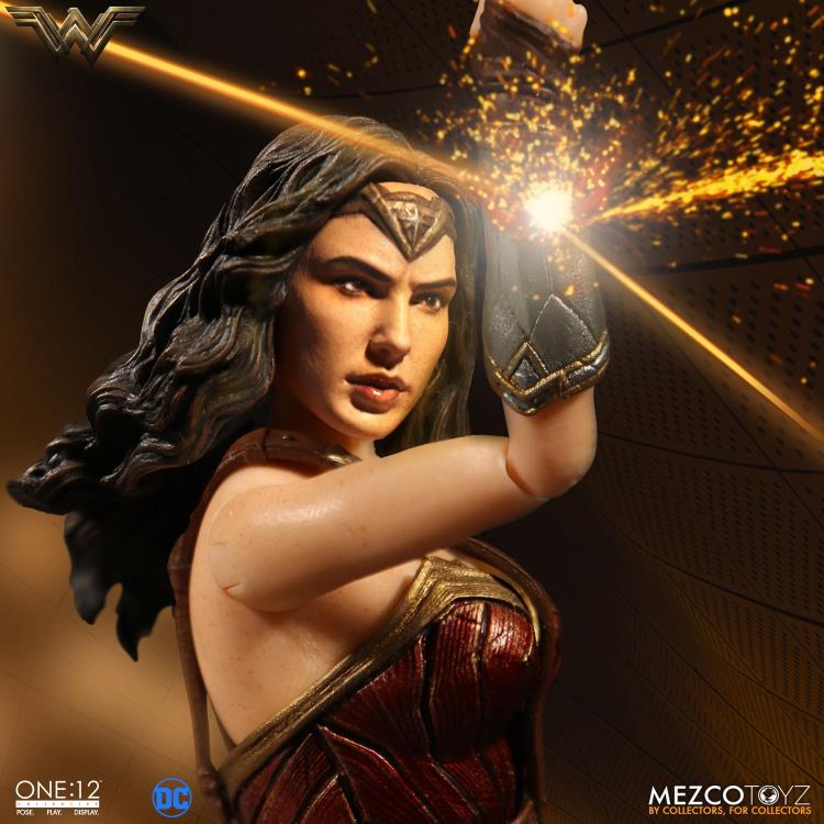 Wonder Woman One:12 Collective Wonder Woman - Action & Toy Figures -  MEZCO TOYS