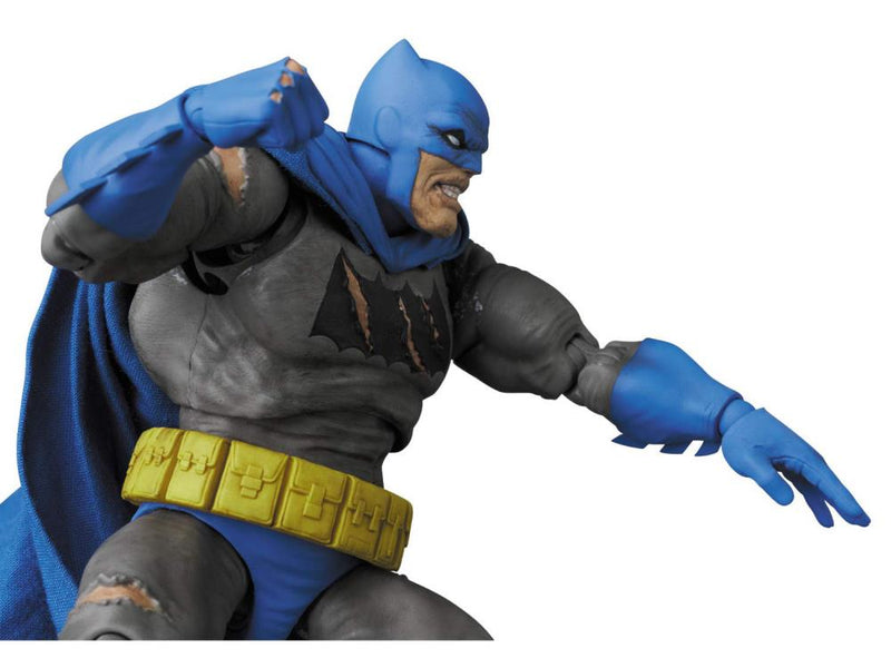 Batman: The Dark Knight Returns Triumphant MAFEX No.119 Batman - Toy Snowman